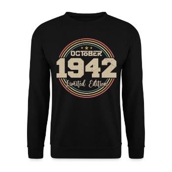 Born October 1942 Retro Birthday October 1942 - Unisex Sweatshirt - black - Front - Alina (178cm) & Michal (187cm)