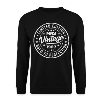 Geburtstag im Mai 1987 – Geschenkidee für den Mai 1987 - Unisex Pullover - Schwarz - Vorne - Alina (178cm) & Michal (187cm)