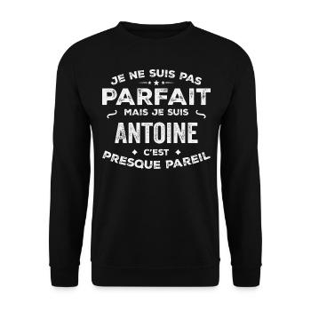 Antoine Ein Vorname, eine Geschichte, eine Persönlichkeit - Unisex Pullover - Schwarz - Vorne - Alina (178cm) & Michal (187cm)