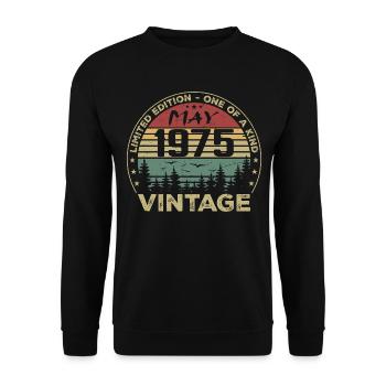 May 1975 May 1975, Vintage May 1975 May 1975 - Unisex Sweatshirt - black - Front - Alina (178cm) & Michal (187cm)