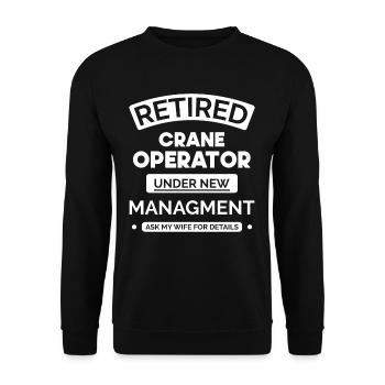 Crain Operator im Ruhestand - Unisex Pullover - Schwarz - Vorne - Alina (178cm) & Michal (187cm)