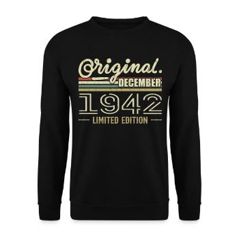 December 1942 Birthday December 1942 December - Unisex Sweatshirt - black - Front - Alina (178cm) & Michal (187cm)