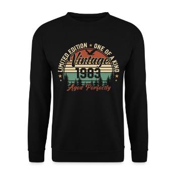 Vintage 1983 Retro 1983 Birthday Gift 1983 - Unisex Sweatshirt - black - Front - Alina (178cm) & Michal (187cm)