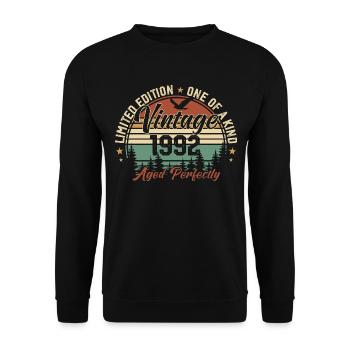 Vintage 1992 Retro 1992 Birthday Gift 1992 - Unisex Sweatshirt - black - Front - Alina (178cm) & Michal (187cm)