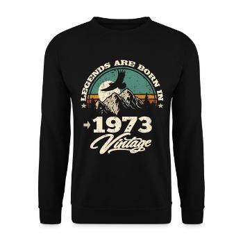 Legenden werden im 1973 geboren - Unisex Pullover - Schwarz - Vorne - Alina (178cm) & Michal (187cm)