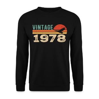 Vintage 1978 Retro 1978 Birthday Gift - Unisex Sweatshirt - black - Front - Alina (178cm) & Michal (187cm)