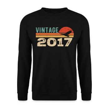 Vintage 2017 Retro 2017 Birthday Gift - Unisex Sweatshirt - black - Front - Alina (178cm) & Michal (187cm)