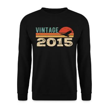 Vintage 2015 Retro 2015 Birthday Gift - Unisex Sweatshirt - black - Front - Alina (178cm) & Michal (187cm)