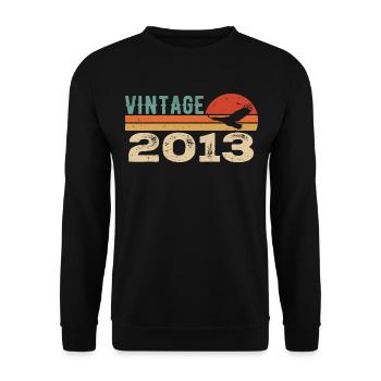 Vintage 2013 Cadeau D'anniversaire 2013 Retro 2013 - Sweat-shirt Unisexe - noir - Devant - Alina (178cm) & Michal (187cm)