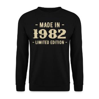 Jahrgang 1982 Geschenk in limitierter Auflage 1982 - Unisex Pullover - Schwarz - Vorne - Alina (178cm) & Michal (187cm)