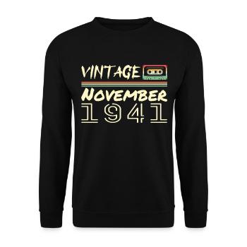Légendaire Depuis Novembre 1941 - November 1941 - Sweat-shirt Unisexe - noir - Devant - Alina (178cm) & Michal (187cm)
