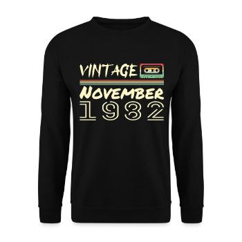 Legendary Since November 1982 - November 1982 - Unisex Sweatshirt - black - Front - Alina (178cm) & Michal (187cm)