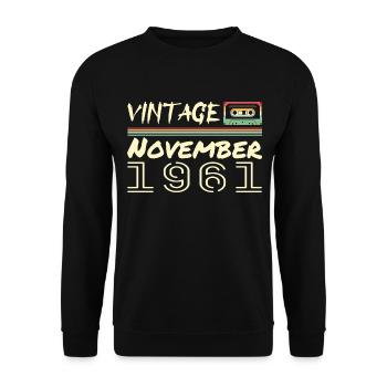 Légendaire Depuis Novembre 1961 - November 1961 - Sweat-shirt Unisexe - noir - Devant - Alina (178cm) & Michal (187cm)