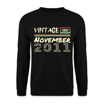Légendaire Depuis Novembre 2011 - November 2011 - Sweat-shirt Unisexe - noir - Devant - Alina (178cm) & Michal (187cm)
