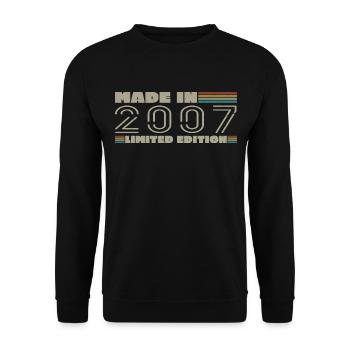 2007 Jahrgang 2007 Geburtstagsgeschenk Geboren im Jahr 2007 - Unisex Pullover - Schwarz - Vorne - Alina (178cm) & Michal (187cm)