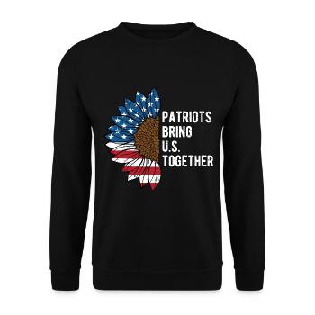 Patriots Bring US Together 4th of July - Unisex Sweatshirt - black - Front - Alina (178cm) & Michal (187cm)