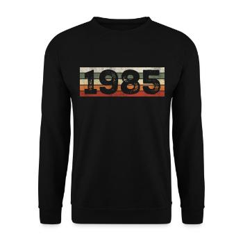 Jahrgang 1985 Retro 1985 Geburtstagsgeschenk - Unisex Pullover - Schwarz - Vorne - Alina (178cm) & Michal (187cm)