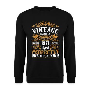 Geschenk Die Legenden wurden im November 1971 geboren - Unisex Pullover - Schwarz - Vorne - Alina (178cm) & Michal (187cm)