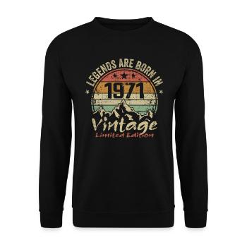 The legends were born in 1971 - 1971 - Unisex Sweatshirt - black - Front - Alina (178cm) & Michal (187cm)