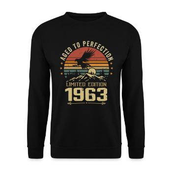 1963 Original Vintage Retro 1963 Anniversary - Unisex Sweatshirt - black - Front - Alina (178cm) & Michal (187cm)