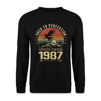 1987 Original Vintage Retro 1987 Anniversary - Unisex Sweatshirt - black - Front - Alina (178cm) & Michal (187cm)