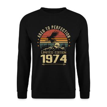 1974 Original Vintage Retro 1974 Jubiläum - Unisex Pullover - Schwarz - Vorne - Alina (178cm) & Michal (187cm)