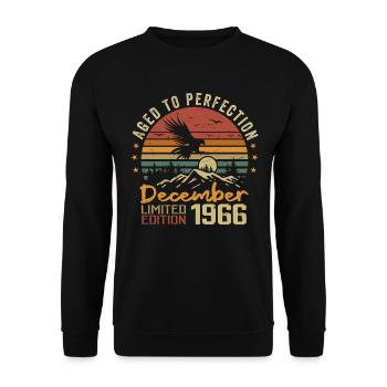Les Légendes Sont Nées En Décembre 1966 - 1966 - Sweat-shirt Unisexe - noir - Devant - Alina (178cm) & Michal (187cm)