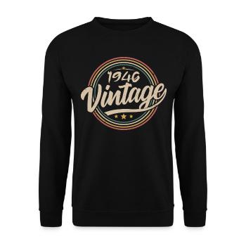 1946 Vintage 1946 Geburtstagsgeschenk - Retro Stil 1946 - Unisex Pullover - Schwarz - Vorne - Alina (178cm) & Michal (187cm)