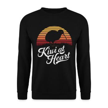 Kiwi at Heart New Zealand Souvenir - Unisex Pullover - Schwarz - Vorne - Alina (178cm) & Michal (187cm)