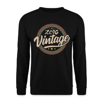 2016 Jahrgang 2016 Geburtstagsgeschenk - Retro Stil 2016 - Unisex Pullover - Schwarz - Vorne - Alina (178cm) & Michal (187cm)