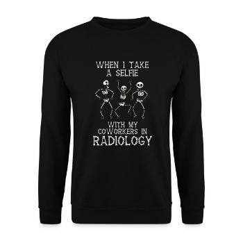 Lustige Rad Tech Geschenke Selfie in Radiologie Radio - Unisex Pullover - Schwarz - Vorne - Alina (178cm) & Michal (187cm)