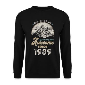 1989 Birthday Berge - Unisex Sweatshirt - black - Front - Alina (178cm) & Michal (187cm)
