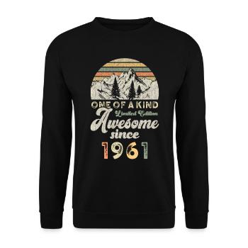 1961 Birthday Berge - Unisex Sweatshirt - black - Front - Alina (178cm) & Michal (187cm)