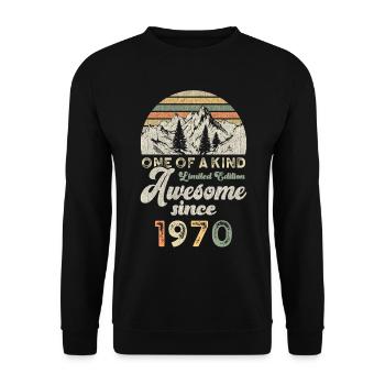 1970 Birthday Berge - Unisex Sweatshirt - black - Front - Alina (178cm) & Michal (187cm)