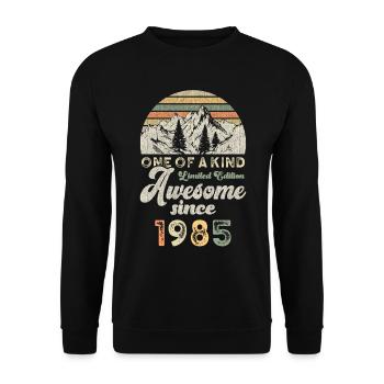 1985 Birthday Berge - Unisex Sweatshirt - black - Front - Alina (178cm) & Michal (187cm)