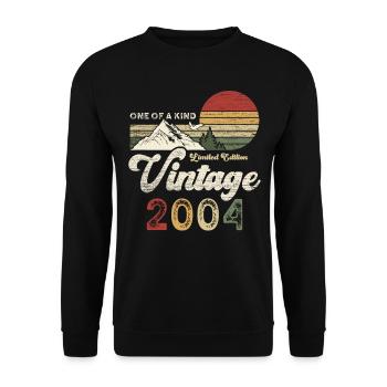 Vintage 2004 Birthday Mountains - Unisex Sweatshirt - black - Front - Alina (178cm) & Michal (187cm)