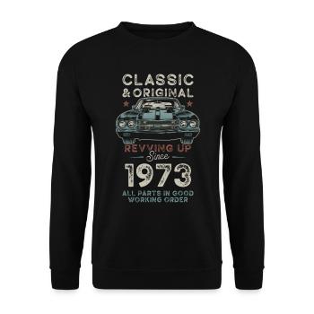 Né en 1973 Anniversaire Voiture classique - Sweat-shirt Unisexe - noir - Devant - Alina (178cm) & Michal (187cm)