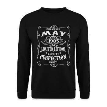 Legenden wurden im Mai 1985 geboren - Unisex Pullover - Schwarz - Vorne - Alina (178cm) & Michal (187cm)