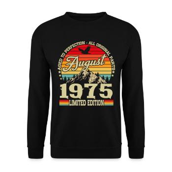 August 1975 Vintage Retro Birthday Vintage - Unisex Sweatshirt - black - Front - Alina (178cm) & Michal (187cm)