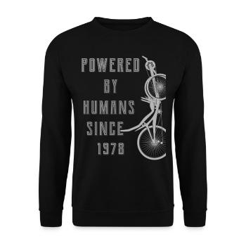 POWERED BY HUMANS SINCE 1978 - Unisex Sweatshirt - black - Front - Alina (178cm) & Michal (187cm)