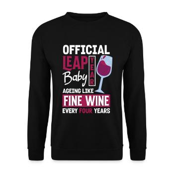 Official Leap Year Baby Fine Wine Birthday - Unisex Pullover - Schwarz - Vorne - Alina (178cm) & Michal (187cm)