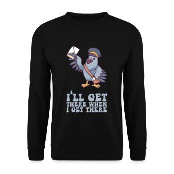 I'll Get There When I Get There - Briefträger - Unisex Pullover - Schwarz - Vorne - Alina (178cm) & Michal (187cm)