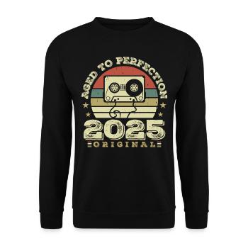 Originelle Vintage-Geschenkidee zum Jubiläum 2025 - Unisex Pullover - Schwarz - Vorne - Alina (178cm) & Michal (187cm)