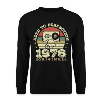 Original Vintage Jubiläumsgeschenkidee 1976 - Unisex Pullover - Schwarz - Vorne - Alina (178cm) & Michal (187cm)