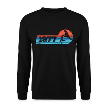 Wingfoil Surfer Birthday Vintage Born 1977 - Unisex Sweatshirt - black - Front - Alina (178cm) & Michal (187cm)