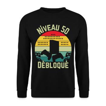 Level 50 freigeschaltet - Unisex Pullover - Schwarz - Vorne - Alina (178cm) & Michal (187cm)