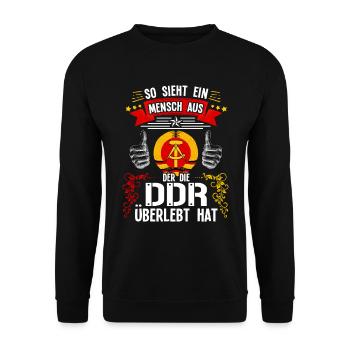 So sieht ein DDR überlebender aus - Unisex Pullover - Schwarz - Vorne - Alina (178cm) & Michal (187cm)