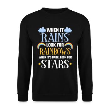 Wenn es regnet, suche nach dem Regenbogen. - Unisex Pullover - Schwarz - Vorne - Alina (178cm) & Michal (187cm)