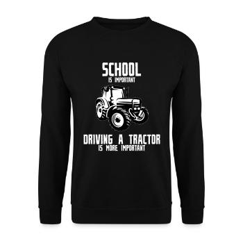 School is important Tractor driving is more import - Unisex Pullover - Schwarz - Vorne - Alina (178cm) & Michal (187cm)