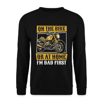 Motorrad Motard Moto Moto Papa - Sweat-shirt Unisexe - noir - Devant - Alina (178cm) & Michal (187cm)